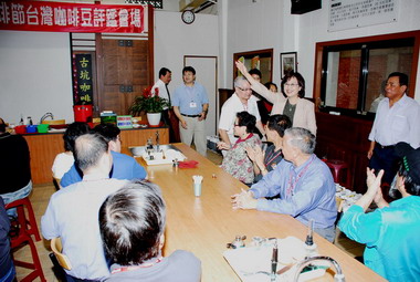 僑務委員會蒞縣文化參訪雲林縣產業中心(圖)