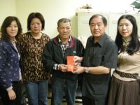 基隆市長探視邱小妹妹協助邱家脫離困境(圖)