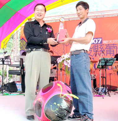 葡萄節活動盛大舉行(圖)