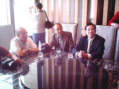 中國開發商台灣房市考察團考察台中房市(圖)