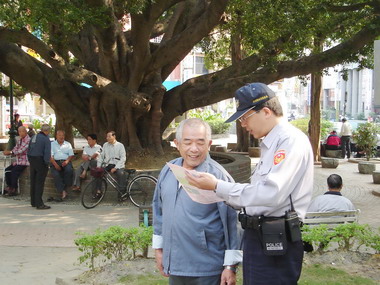 南投警方加強反詐騙宣導(圖)