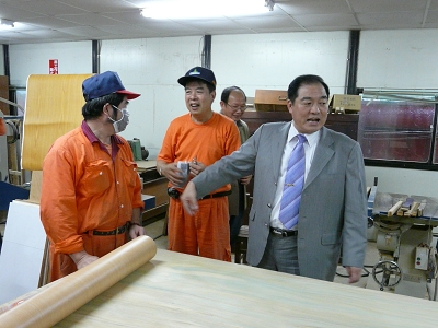 運用巧手讓回收的傢俱煥然一新(圖)