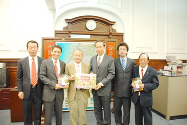 親民黨秘書長秦金生拜會新竹市長林政則(圖)