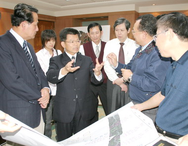 楊秋興以103線做為砂石車替代便道(圖)