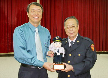 猶他州州長鄭永欽舉辦交通安全專題講座(圖)