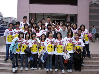 來自貢寮國中快樂的歌聲－自信的笑容(圖)