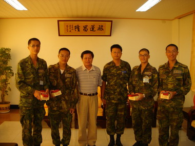 永康市長李坤煌至後備907旅慰問眷籍新兵(圖)