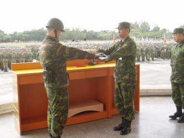 後備907旅陸軍2032梯暨空軍793梯次新兵開訓典禮(圖)