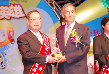 南投縣道安工作成效績優獲頒「金安獎」(圖)