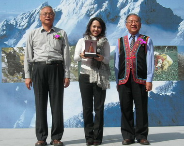 信義鄉踏雪尋梅(圖)