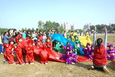 育人國小舉行第36屆校慶暨社區聯合運動會(圖)