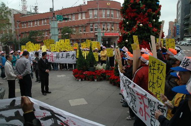 風城購物中心員工陳請竹市府半年未領工資(圖)