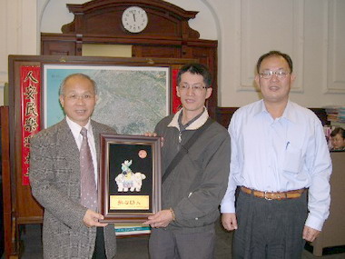 市民陳順得寒冬送溫暖 香山低收入戶感恩在心(圖)