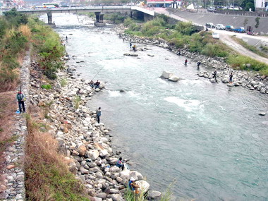 私人釣魚池受景氣影響生意冷淡(圖)