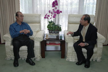 海巡隊長巴以寧11日上午拜會花蓮縣長(圖)