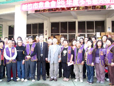 救急會舉辦「寒冬送暖」活動(圖)