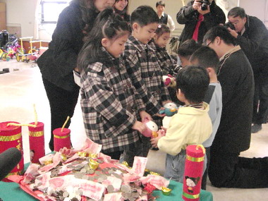 史丹福托兒所捐款10萬幫助遲緩兒(圖)