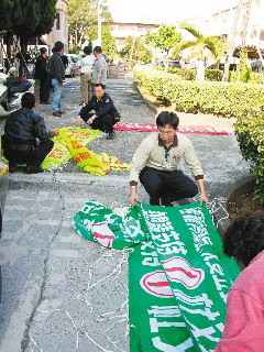 縣政府今天起拆除未署名的選舉旗幟和布條(圖)