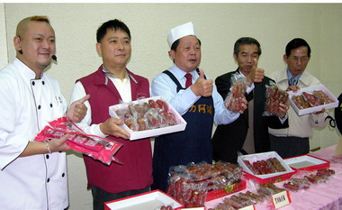 後龍鎮農會今天舉辦農畜產品發表會(圖)