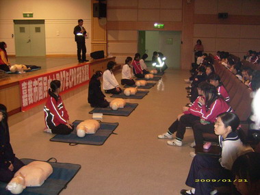 嘉義市國中第一場CPR認證研習(圖)