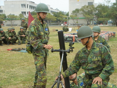 後備907旅勤務支援部隊第二專長迫砲師資測驗(圖)