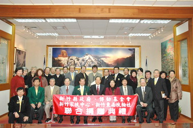 東南扶輪社舉行捐贈儀式(圖)