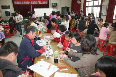 府城環保創意無限─元宵花燈『鋁』(圖)