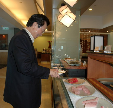 高雄金典酒店敲鐘享美食優惠(圖)