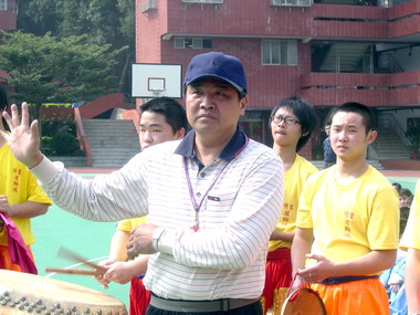 江岳哲舞獅技藝傳承千里(圖)