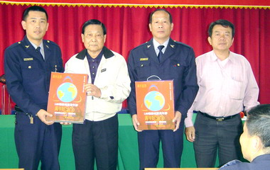 警友會主任慰問草屯警分局(圖)