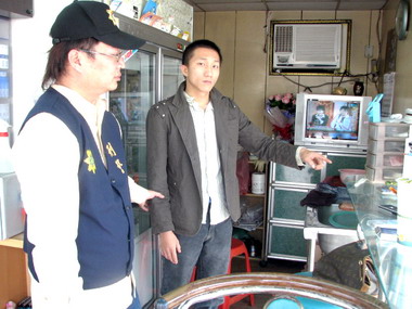 草屯警方逮捕專搶檳榔西施之搶匪(圖)