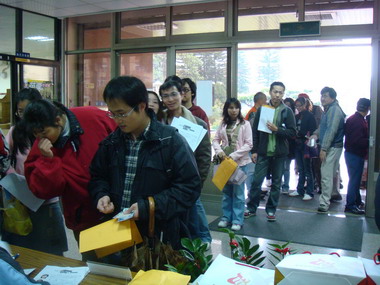 2008客家桐花婚禮報名踴躍(圖)