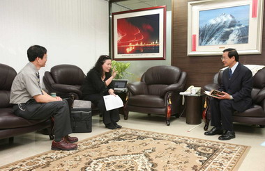 旅德音樂學家李韻雪博士拜會(圖)