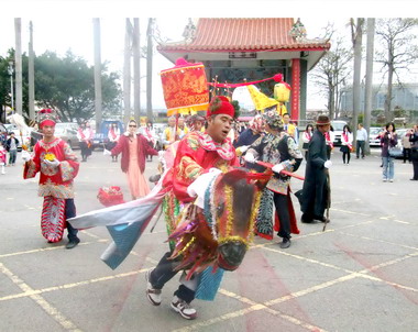 頭份永貞宮舉辦文昌獎暨開中門活動(圖)