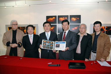 金門縣致贈北市影像藝術品「風雲」(圖)