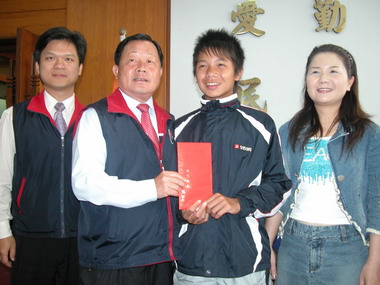 網球小將湯智鈞創下9連冠紀錄(圖)