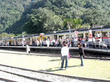 搭乘集集小火車暢遊觀光鐵道秘密花園(圖)