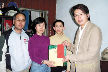 精英社關懷弱勢兒童(圖)