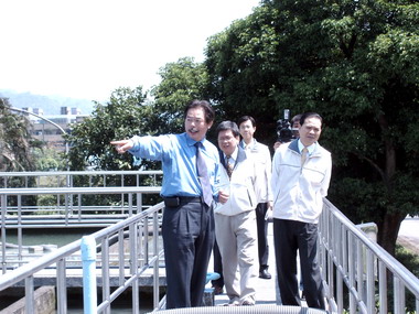 經濟部長陳瑞隆視察台水淨水場(圖)