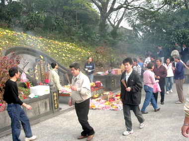 清明掃墓注意火苗避免恙蟲病上身(圖)