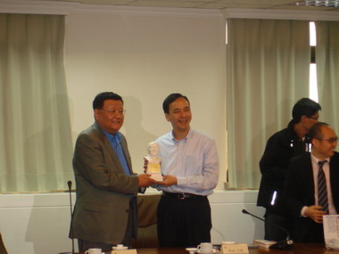 鳳凰衛視台灣房地產參訪團拜訪桃園縣(圖)