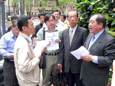 張通榮要求交旅處解決洽公民眾停車問題(圖)