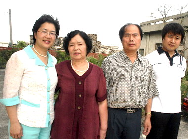 鹿港鎮公所表揚模範母親(圖)