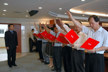 七鄉鎮戶政事務所主任交接(圖)