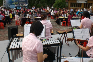 樂揚茶香賞螢鹿谷行驚「螢」亮麗聚鳥園(圖)