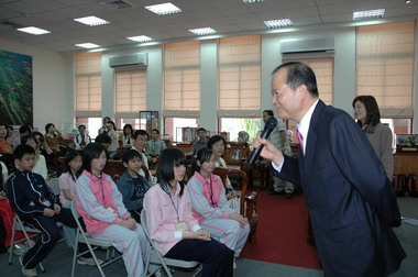 新竹縣長頒獎3Q達人(圖)