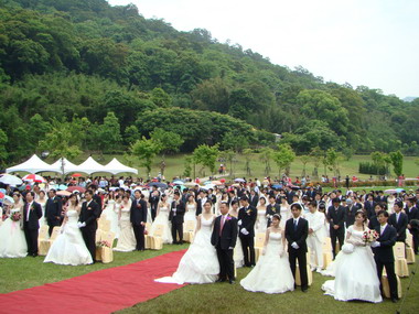 縣民集團婚禮 慈湖好浪漫(圖)