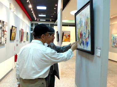 修平技術學院展示柯適中油畫展(圖)