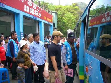 基隆市公車處97年清明掃墓公車獲好評(圖)