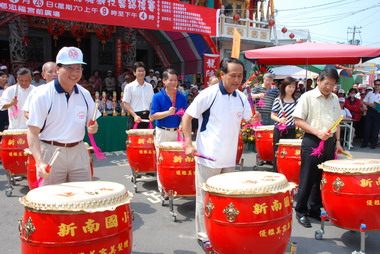 舞龍舞獅技藝競賽(圖)